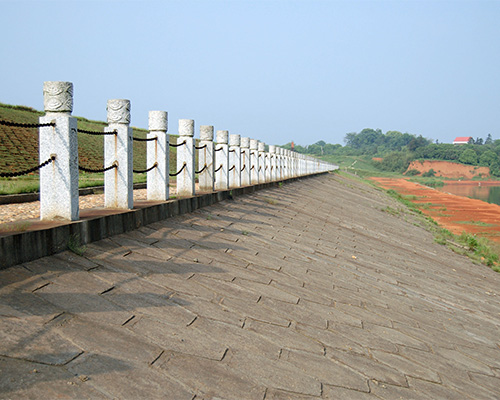 胭包山水庫大堤